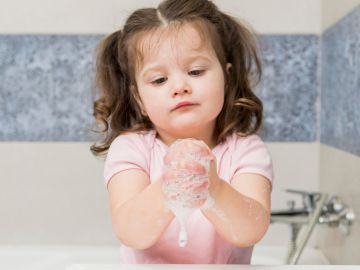 Siempre es importante mantener la higiene desde la infancia. / Foto: Freepik.es