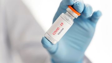 Gates financia en África estudios de algunas vacunas para saber si son efectivas contra la nueva variante del coronavirus. / Foto: Freepik.