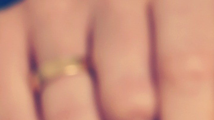 Personas usan Facebook para entrar en contacto con sus ex. / Foto: William Iven - Unsplash.