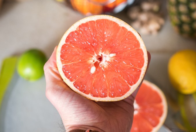 jugo verde de toronja y piña