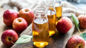 Beneficios de tomar vinagre de manzana por la noche