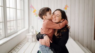 3 modos en que la relación entre una madre y su hijo varón no es sana