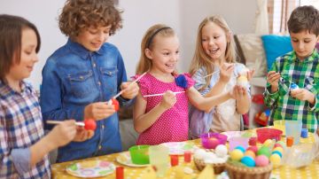 En estas Pascuas puedes enseñar a tus hijos su significado con ideas creativas.