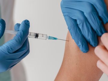 vacunarse contra covid-19