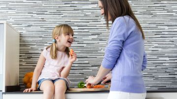 8 estrategias para lograr que tu hijo coma todo tipo de alimentos