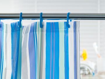 cómo limpiar una cortina de baño