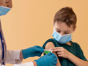 Niños vacunados contra COVID