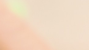 Cúrcuma en polvo para blanquear los dientes