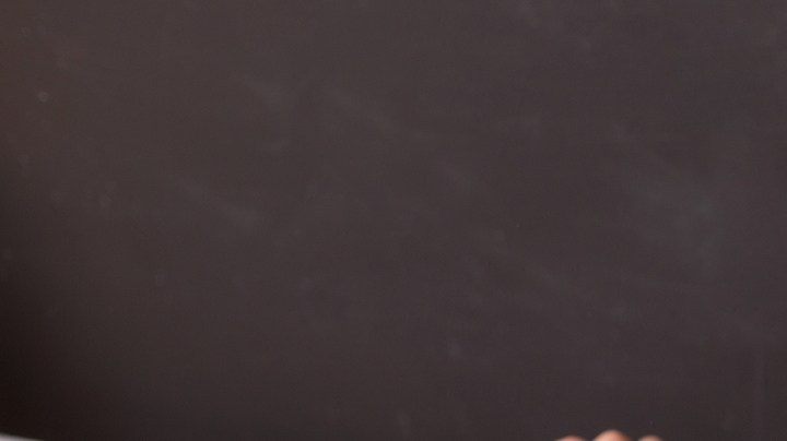 Razones por las que no debes espiar el teléfono de tu pareja.