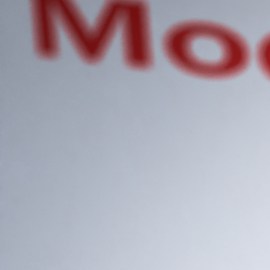 Moderna planea aplicar su nueva vacuna de COVID en agosto