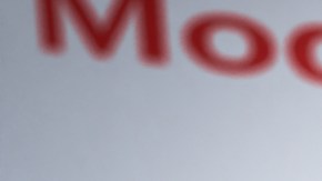 Moderna planea aplicar su nueva vacuna de COVID en agosto