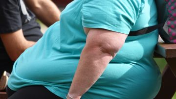Los científicos notaron que aquellos que se sometieron a la cirugía bariátrica perdieron alrededor de 55 libras más que los que no, y destacaron que, como ya está documentado, una mayor pérdida de peso se vinculó con una mayor reducción del riesgo de cáncer.