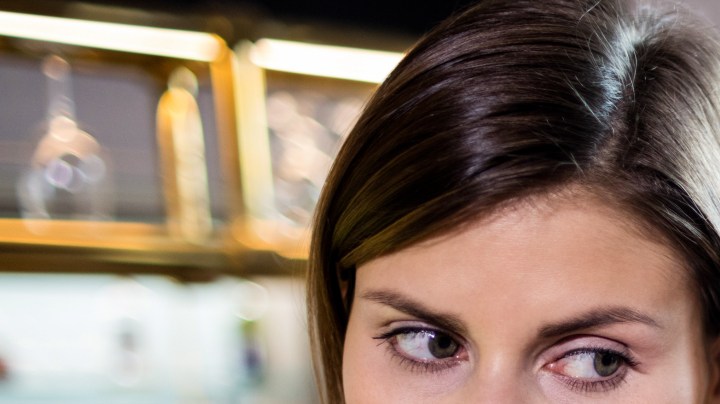 Qué hago si la vecina le coquetea a mi marido