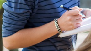 escriben a mano clases