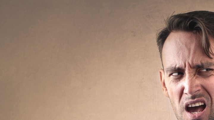 Errores que cometes al discutir con tu pareja por WhatsApp