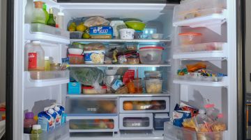 Es importante que antes de cualquier emergencia, clasifiques la comida en tu refrigerador, es decir, que separes si hay algunos que no requieran de frío, como lo pueden ser las papas, que muchas personas las meten a la nevera.