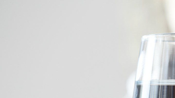 Cómo hacer agua de guerra contra malas energías