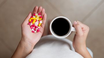 Medicamentos que nunca debes combinar con el café