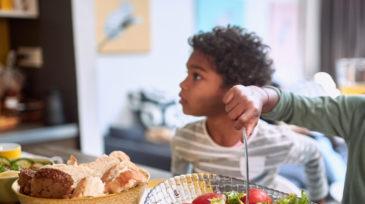 Cómo enseño a mi hijo a comer sano