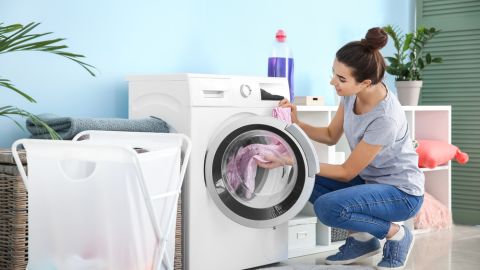 errores que probablemente cometes a la hora de lavar ropa