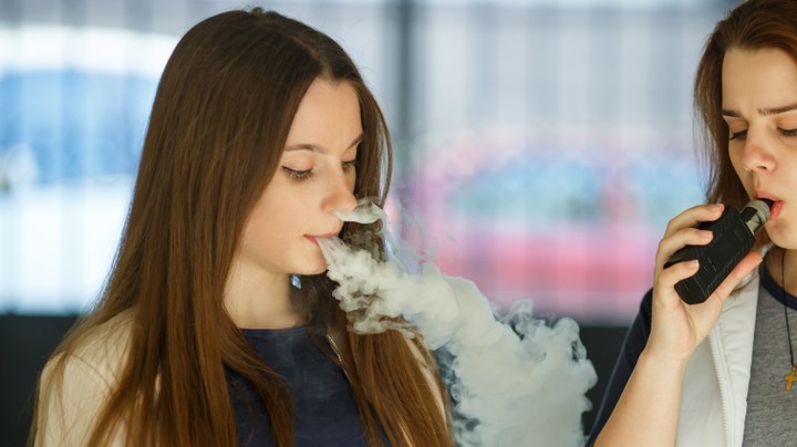 cigarrillos electrónicos hacer a tu hijo adolescente un adicto