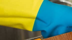 limpiar las tablas para picar de madera