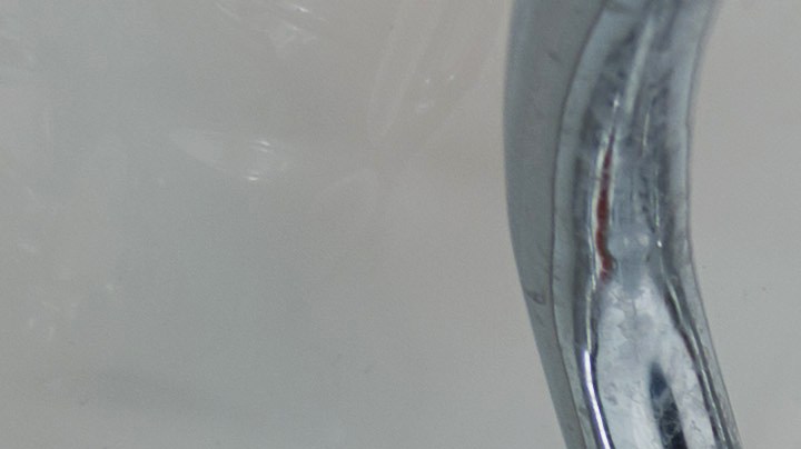 Cómo destapar un lavamanos con bicarbonato, vinagre y limón