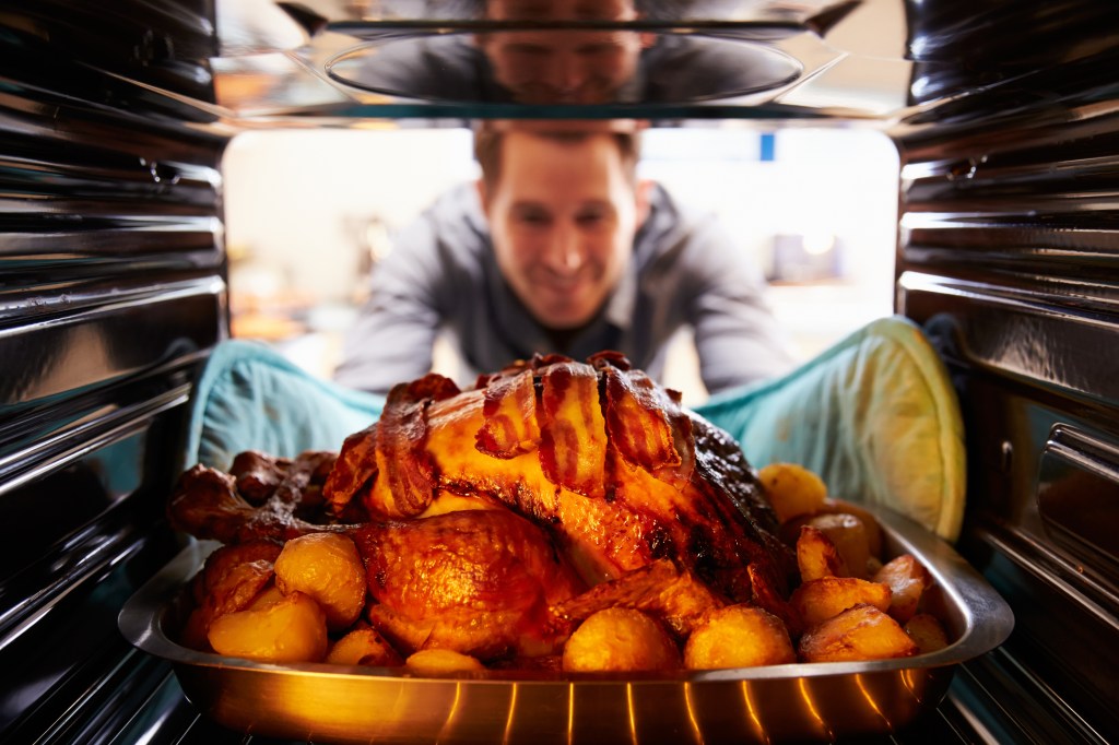 Consejos de los CDC para evitar una intoxicación alimentaria en Thanksgiving