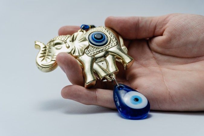 Los errores que puedes cometer al usar tus amuletos de protección