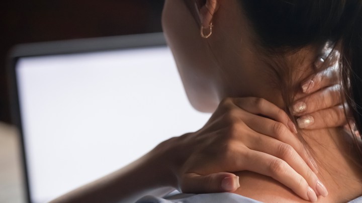 Comer alimentos que engordan dolor