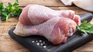 Señales para saber si un pollo está malo, aunque no huela mal