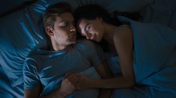 duermes tan bien cuando compartes cama con tu pareja