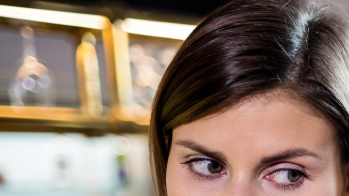 Qué hago si la mejor amiga de mi novio me cae mal