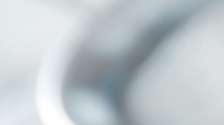 Cómo aliviar el colon irritable con un té de manzanilla y jengibre