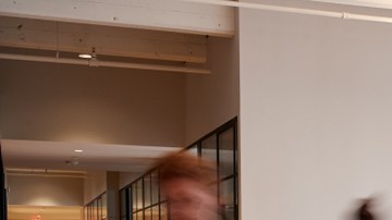 5 minutos de caminata cada media hora