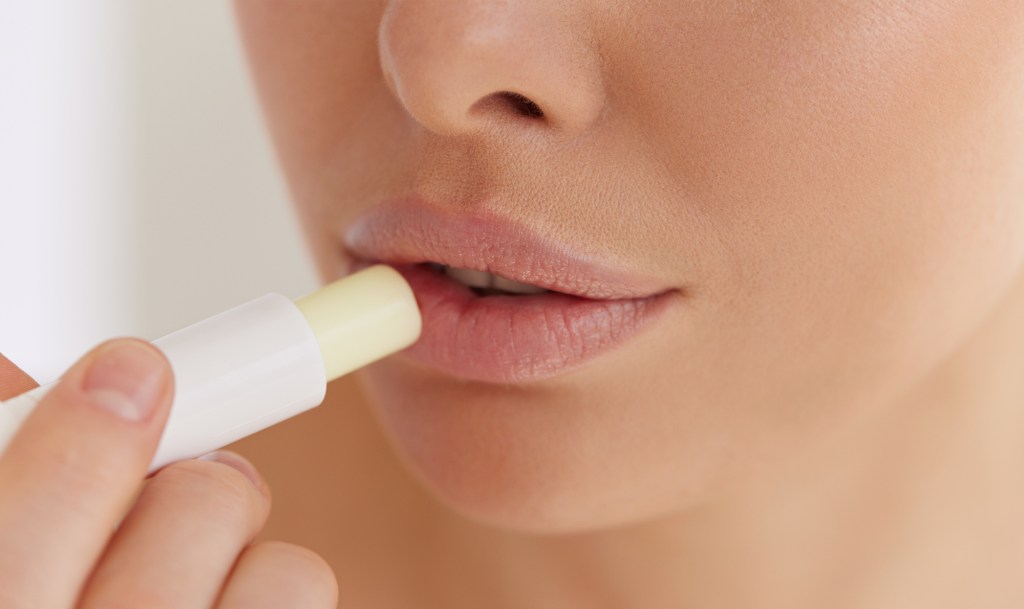 Cuál es la consecuencia de usar protector de labios en exceso