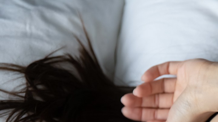 El significado de soñar que la ex de tu pareja es tu amiga