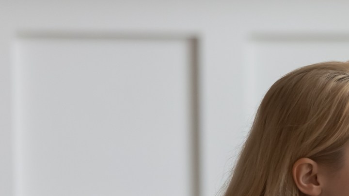 Qué hago para que mi mamá y mi suegra no peleen por su nieto