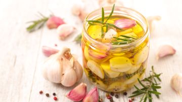 Cómo tomar el aceite de oliva con ajo