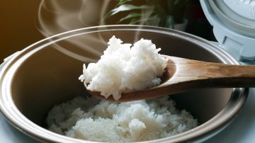 Trucos caseros para arreglar un arroz pastoso