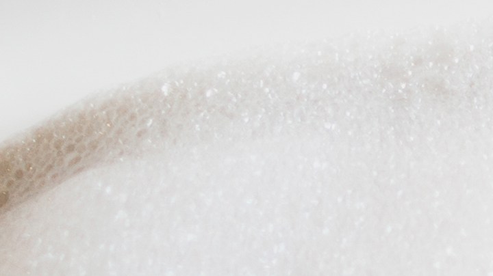 Razones por las que es mejor bañarte en una tina que ducharte