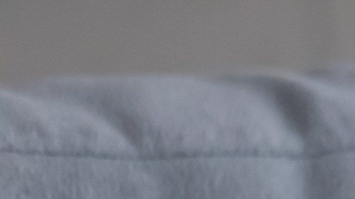 Por qué nunca deberías dormir en un sofá