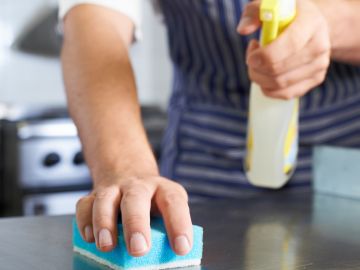 Cuáles son los errores que cometes al limpiar la cocina