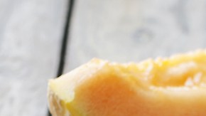 preparar un helado casero de melón sin gluten, lácteos ni azúcar