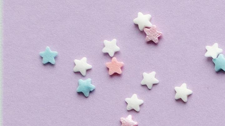 más 6 cucharaditas de azúcar al día