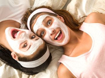 Cómo elaborar mascarillas a base de leche para favorecer la piel de tu rostro.