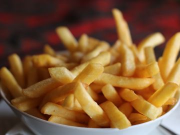 alimentos fritos podrían aumentar su riesgo de ansiedad y depresión