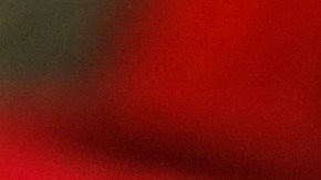 Por qué las uñas pintadas de rojo te hacen ver más atractiva.