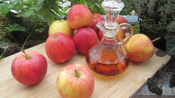 beneficios de incluir vinagre de manzana