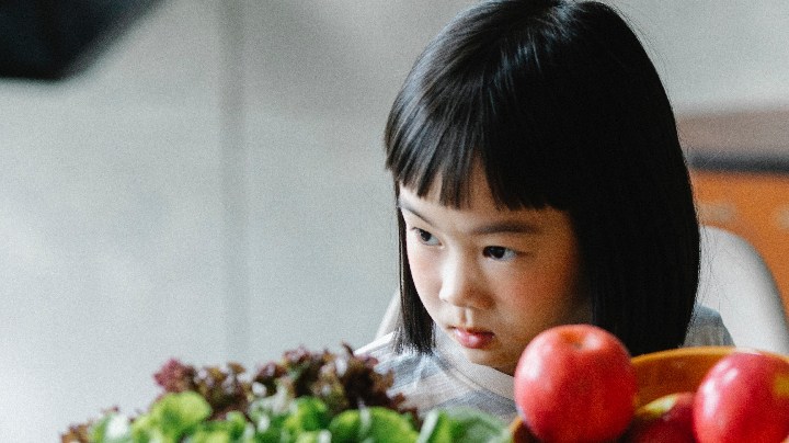 hijo se rehúsa a comer